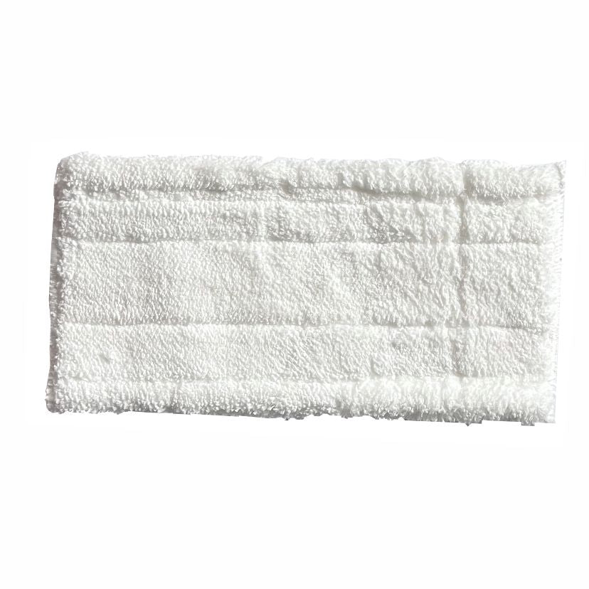 Das Arcora Handpad Original | Karton (200 Stück) von Arcora International GmbH ist ein rechteckiges, weißes Mikrofaserpad mit sichtbaren Nähten, das für die hygienische Reinigung entwickelt wurde und auf einem einfarbig weißen Hintergrund steht.