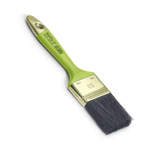 Der Nölle Profi Brush Lackierpinsel 7 verfügt über einen grünen Griff, eine schwarze Borstenmischung und eine Messingzwinge. Ideal für Lackierarbeiten, inklusive verschiedener Beschriftungen und Nummern sowie einem Loch am Griffende zum einfachen Aufhängen.