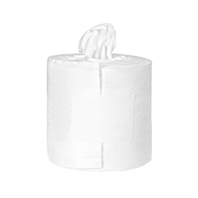 Eine Rolle Orochemie oro® Vliestücher Standard Nachfüllpack von orochemie GmbH + Co KG, mit einem einzelnen Blatt, das aus der Mitte entnommen wird, isoliert auf weißem Hintergrund.