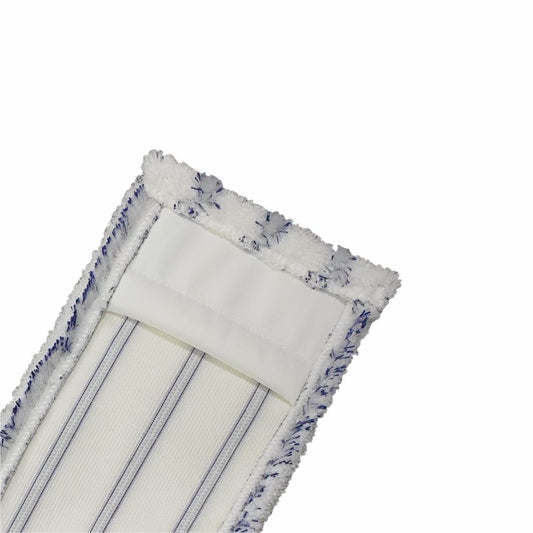Nahaufnahme des Arcora EXCELLENT SOFT MOPP BLAU-WEISS von Arcora International GmbH: ein rechteckiges weißes Pad mit blauer Naht und strukturiertem Rand, gestaltet mit weichen Fasern für eine effektive, sanfte Bodenpflege.
