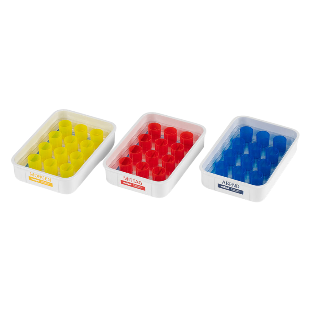 The SATZ melipul meal tray 12 with reusable cup from Helmut Schwarz GmbH is perfect for precise medication distribution. It contains three pill dispensers with German labeling: "Morning" with yellow compartments, "Noon" with red, and "Evening" with blue compartments. Each pill dispenser is ideal for care facilities and features eight compartments to simplify daily medication intake.
