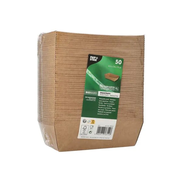 Ein sauber verpackter Stapel von 50 braunen PAPSTAR "pure" Pappe Snacktrays der PAPSTAR GmbH, jeweils rechteckig und umweltfreundlich, ist mit einem grün-weißen Frontetikett versehen.