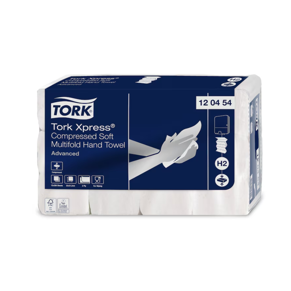 Eine Packung Tork Xpress® 120454 Komprimierte Weiche Multifold-Handtücher Advanced H2 2-lagig | Karton (12 Packungen) von TORK. Das blau-weiße Design zeigt Abbildungen von Händen, die die Handtücher benutzen. Der Text enthält „Advanced“, „H2“ und die Produktnummer 12 04 54, was auf die FSC-Zertifizierung für verantwortungsvolle Forstwirtschaft hinweist.