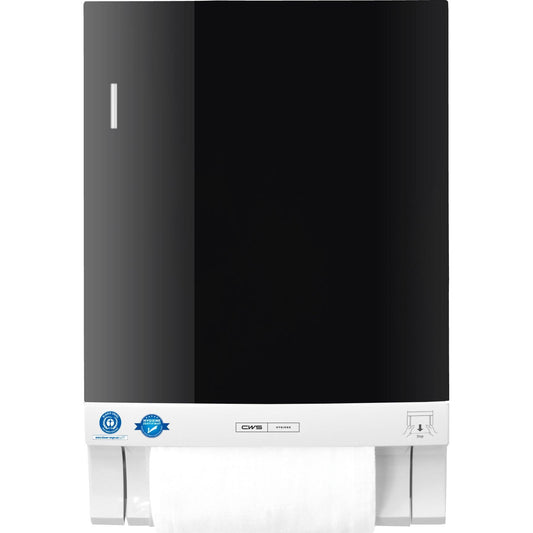 Das CWS Frontpanel für Stoffhandtuchspender Dry Slim ist ein wandmontiertes schwarz-weißes Gerät mit zwei Zertifizierungsaufklebern unten links, einer sichtbaren Handtuchrolle unten und einem schlanken Frontpanel-Design.