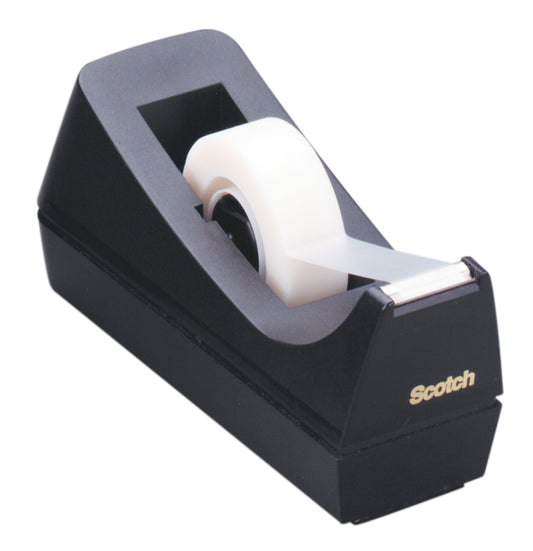 Der Scotch™ Schreibtisch-Klebebandabroller C38 in Schwarz von 3M Deutschland GmbH enthält einen Abroller mit einer Rolle transparentem Klebeband, das teilweise herausgezogen und einsatzbereit ist. Das "Scotch" Logo ist gelb auf der Seite aufgedruckt.