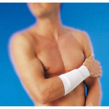 Tricodur Tubular, permanently elastic tubular bandage, white – in use