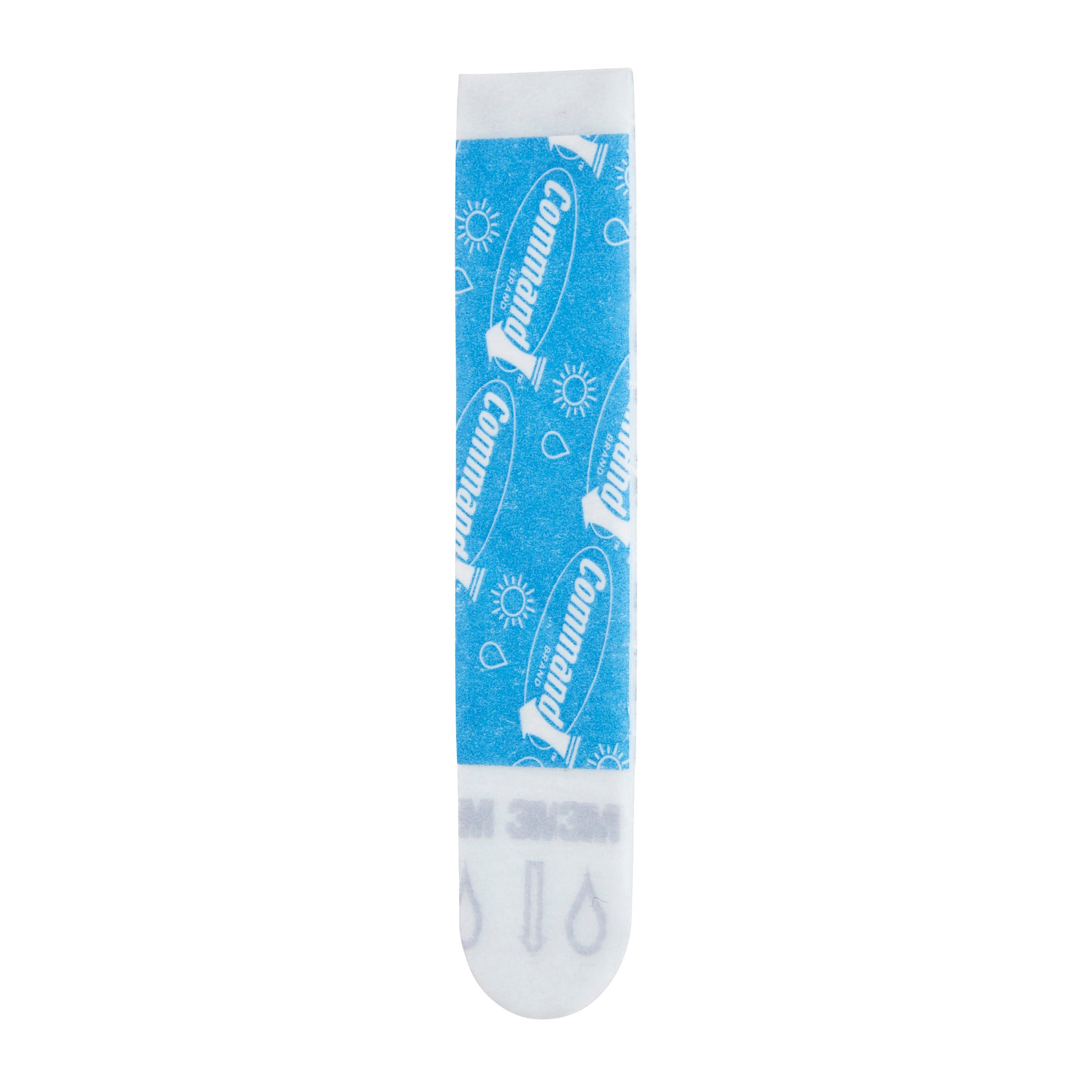 Ein einzelner blauer Command™ Strip 17021B (Größe M, wasserfest) von 3M Deutschland GmbH ist vertikal abgebildet, mit weißem Branding, Sonnen- und Regensymbolen und abnehmbaren Laschen oben und unten.