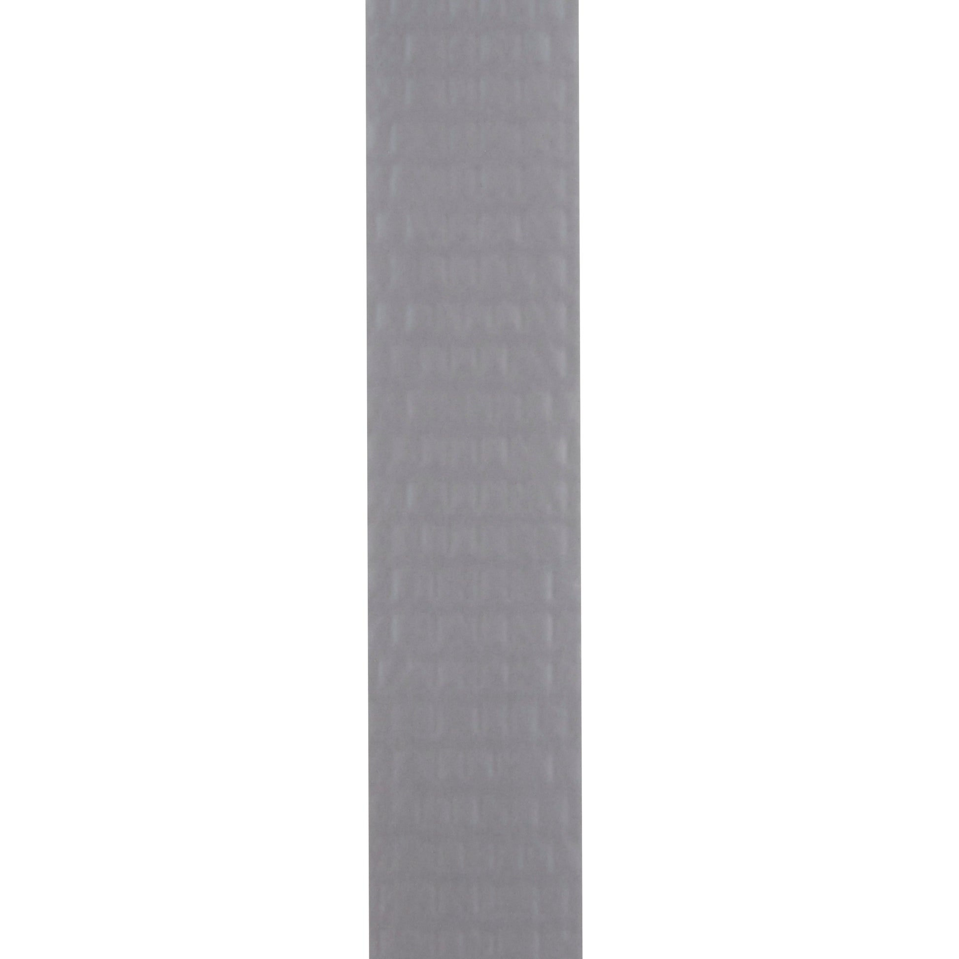 Abgebildet ist ein vertikaler Streifen Scotch® Extremium™ Universal Klebeband (3 m x 19 mm) der 3M Deutschland GmbH mit einer leicht strukturierten, mattgrauen Oberfläche auf weißem Hintergrund.
