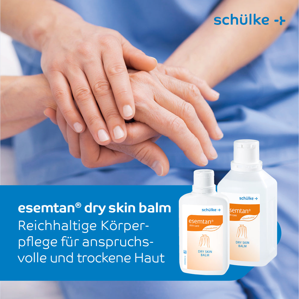 Eine Person in blauer Kleidung trägt Schülke esemtan® dry skin balm, Körperpflege-Balsam - 500 ml | Flasche (500 ml) von Schülke & Mayr GmbH auf ihre Hände auf. Das Bild zeigt in der unteren rechten Ecke zwei Flaschen des Produkts, begleitet von einem Text in deutscher Sprache, der den Körperpflege-Balsam als reichhaltige Körperpflege für anspruchsvolle und trockene Haut beschreibt.