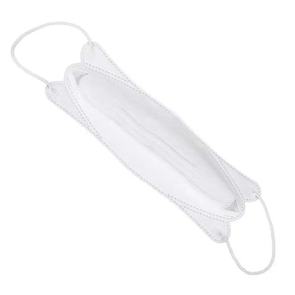 Depicted is a white, flat-folded Air Queen particle-filtering mouth-nose protection CE2163 with visible seam lines and ear loops at both ends. Against a white background, its nano-fiber filter is highlighted, emphasizing the design and structure of the mask.