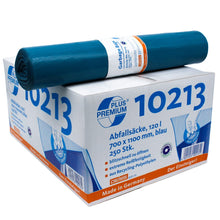 In einem Karton mit der Aufschrift „DEISS Premium Plus® Typ-60 Abfallsäcke 10213“ und deutscher Spezifikation befinden sich klimaneutrale blaue Abfallsäcke aus Recyclingmaterial. Oben ist eine Rolle der Säcke abgebildet. Die Säcke haben ein Fassungsvermögen von 120 Litern, im Karton sind 250 Stück enthalten. Hergestellt von EMIL DEISS KG (GmbH + Co.) in Deutschland.